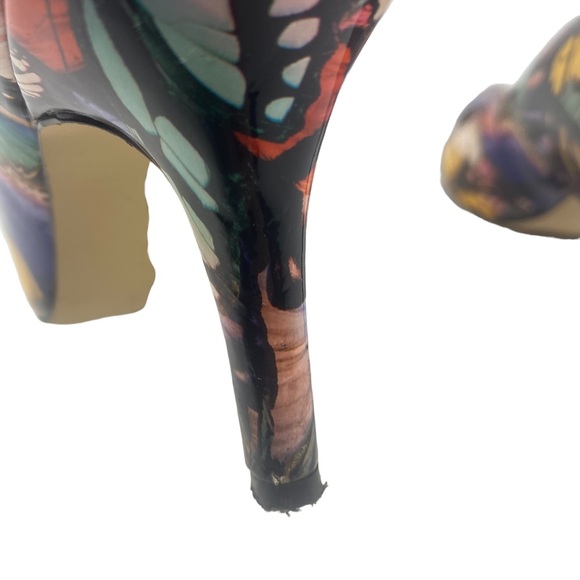 Tahari Women's Charter Butterfly Heels - Size 8 - Picture 8 of 12